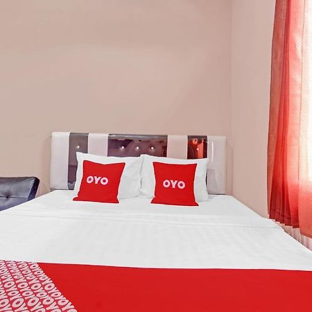 Oyo 90796 Hotel Mulya Indah Tambakmulya Eksteriør billede
