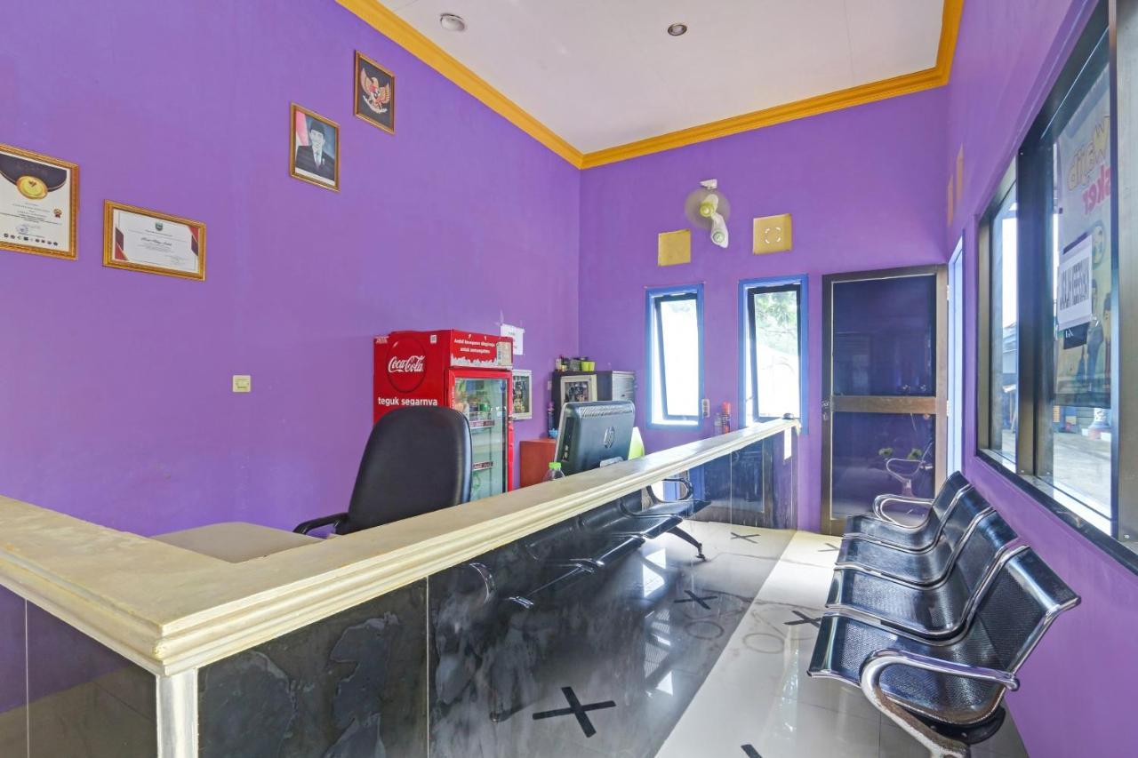 Oyo 90796 Hotel Mulya Indah Tambakmulya Eksteriør billede