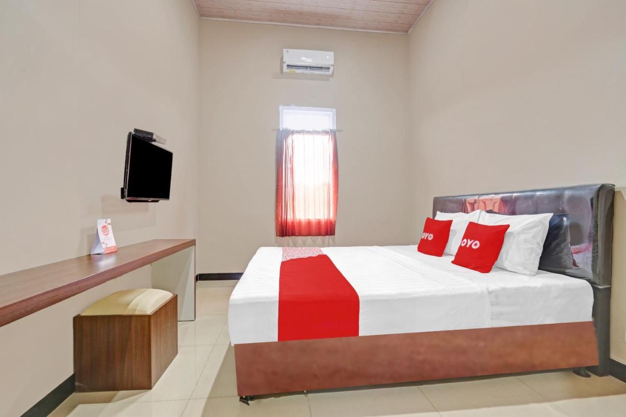 Oyo 90796 Hotel Mulya Indah Tambakmulya Eksteriør billede