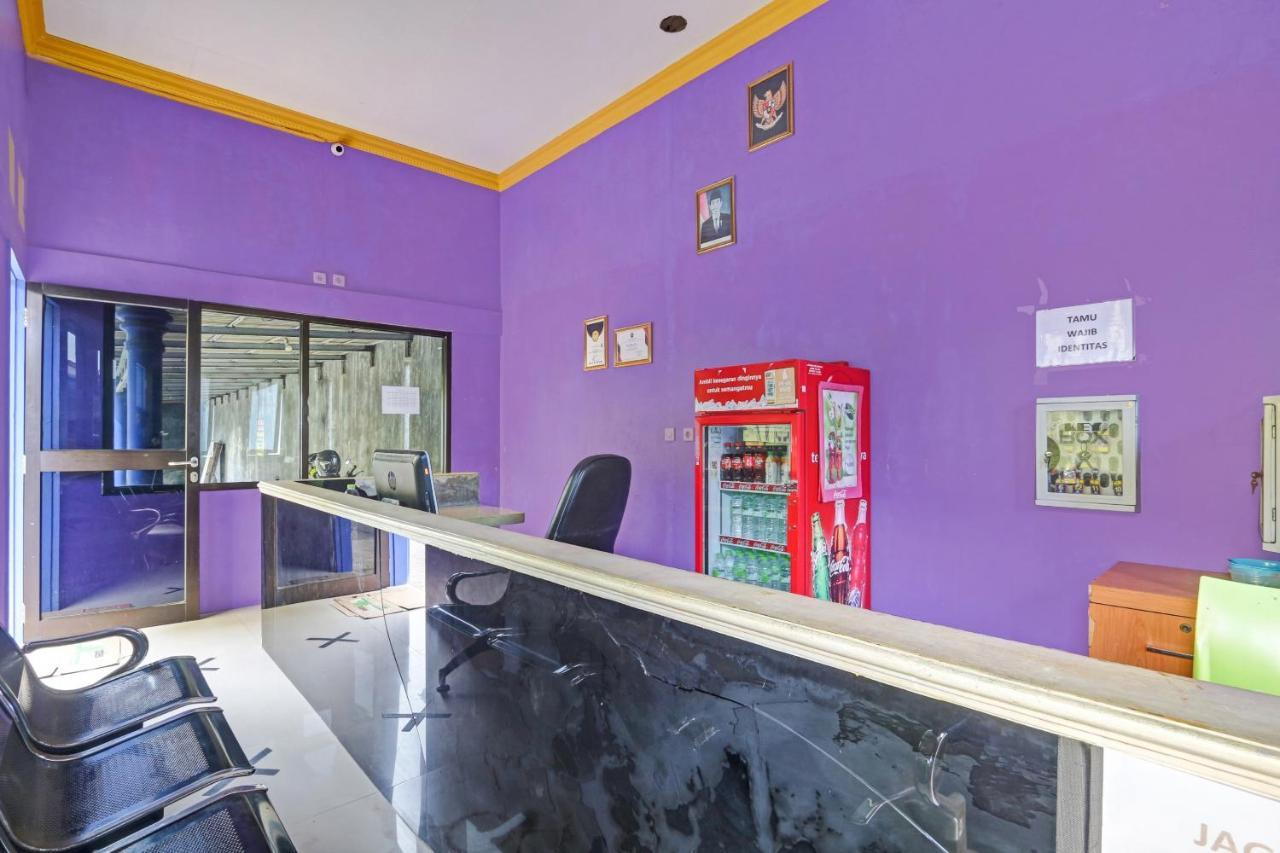 Oyo 90796 Hotel Mulya Indah Tambakmulya Eksteriør billede